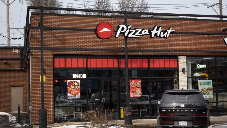 Yum Brands Sells Pizza Hut for $2.7 Billion