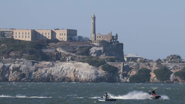 1 Dead, 3 Missing After Pontoon Capsizes Near Alcatraz