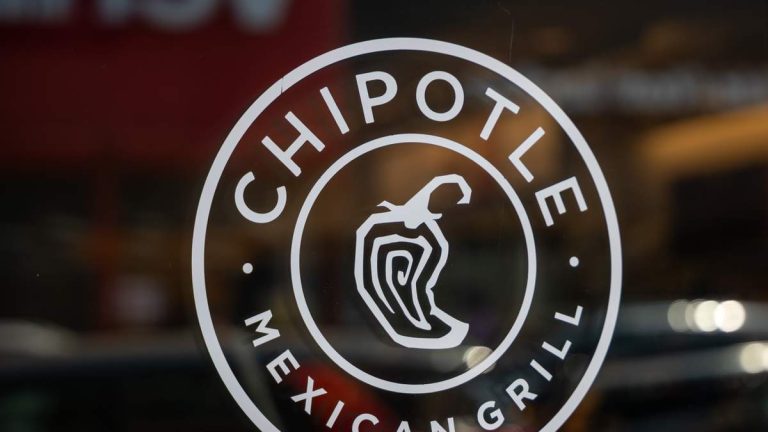 Chipotle To Open First Restaurant In Mexico