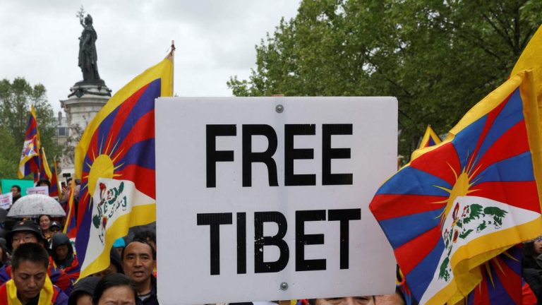 Man Holding A Tibetan Flag Self-Immolates In Front Of UN