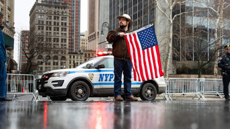Suspect Detained After Deploying Incendiary Device At Federal Plaza In NYC