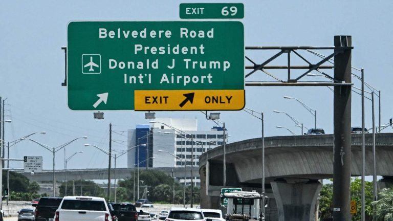 United Airlines Refutes Viral Memo on Airport Name Changes