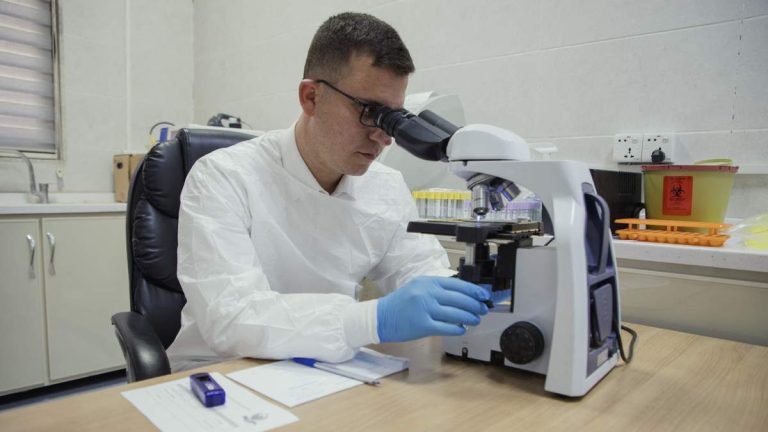 Existing Drug Helps Kill Cancer Cells in Lab