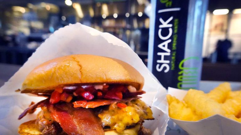 Phoenix Shake Shack Employee Robs Own Store